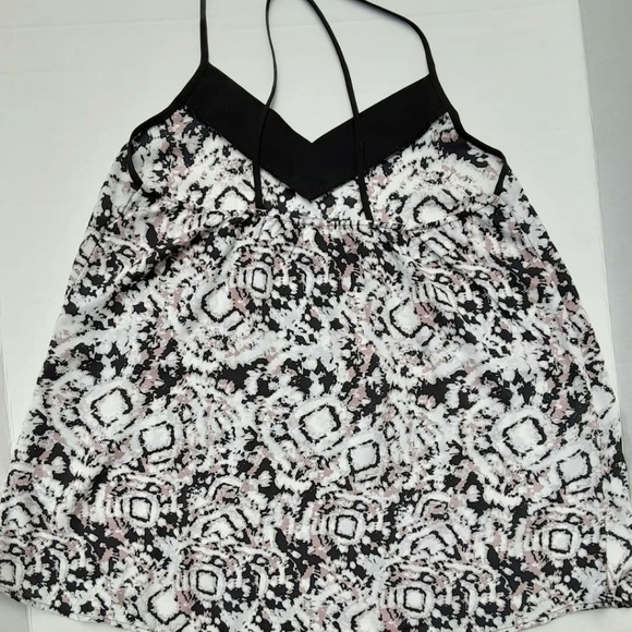 Romeo + Juliet Couture Dressy Tank Top - Picture 1 of 4